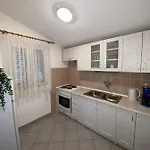 With Parking Space Sutivan, Brac - 2846 Appartement Sutivan