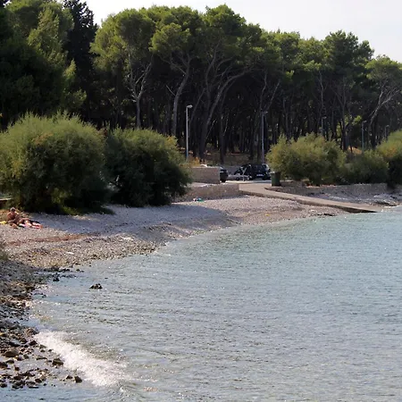 With A Parking Space Sutivan, Brac - 2846 Appartement Sutivan