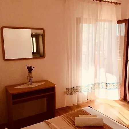 Apartament With Parking Space Sutivan, Brac - 2846