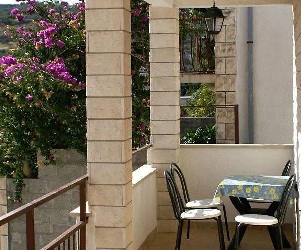 With Parking Space Sutivan, Brac - 2846