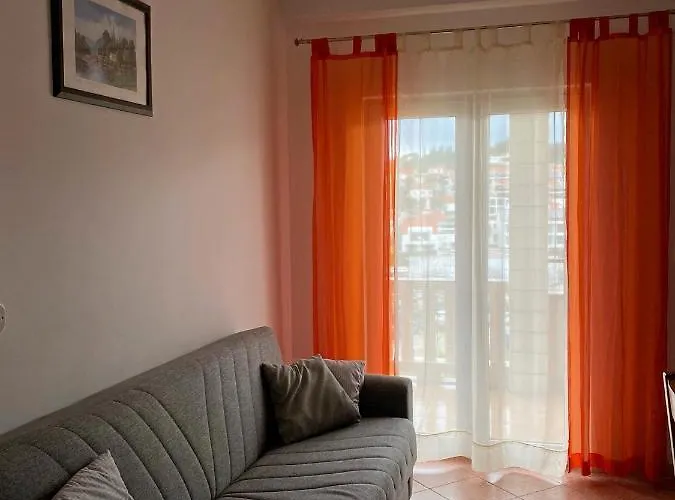 With Parking Space Sutivan, Brac - 2846 Apartamento *