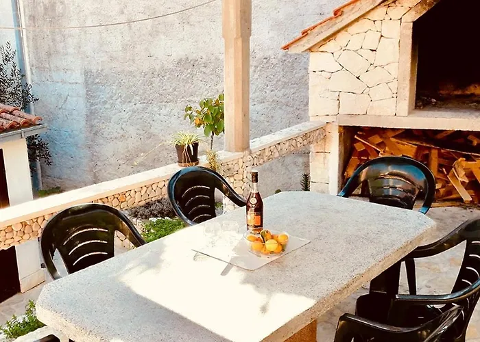 With Parking Space Sutivan, Brac - 2846 Sutivan