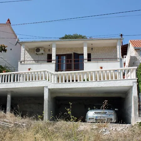 With A Parking Space Sutivan, Brac - 2846 * 苏提万