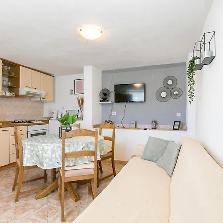 Appartamento With Parking Space Sutivan, Brac - 2846 Sutivan