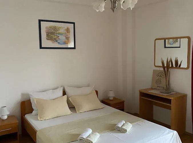 With Parking Space Sutivan, Brac - 2846 Daire Sutivan